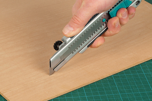 Profesionalni nož s odlomljivim oštricama 25 mm