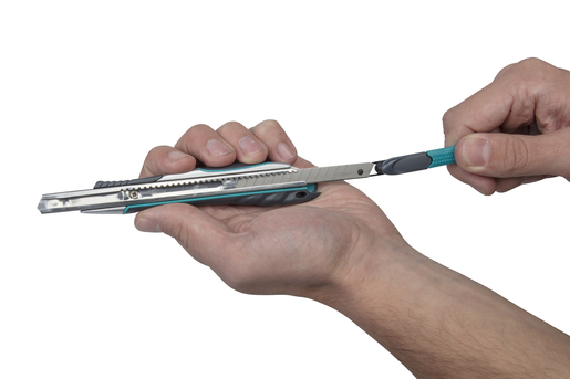 Profesjonalny nóż bezpieczny z odłamywanym ostrzem 9 mm i podwójną funkcją