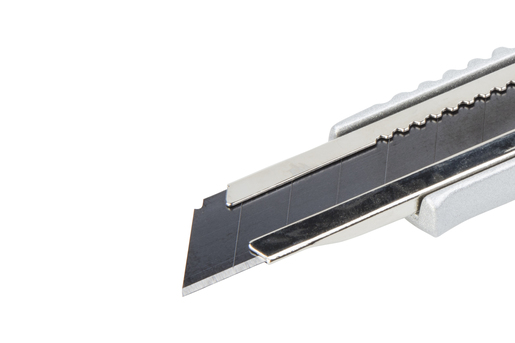 Nóż metalowy z odłamywanym ostrzem 18 mm, z czarnym ostrzem „Profi Sharp”